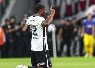 Beşiktaş'ta Agbadou formayı kaptı