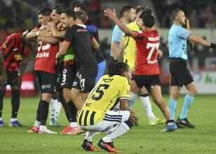 Fenerbahçe'de Nathan Ake'den mağlubiyet sonrası mesaj!