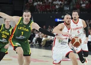 Milliler, İzlanda deplasmanında