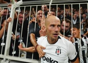 Vaclav Cerny'den taraftara özel gol sevinci