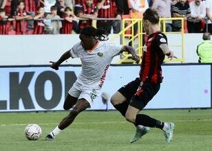 Alanyaspor, Çorum'da iki golle kazandı!