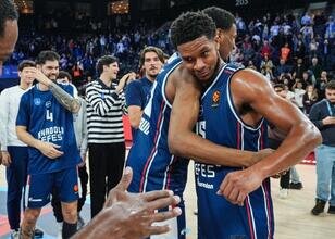 Anadolu Efes, Olympiakos deplasmanında