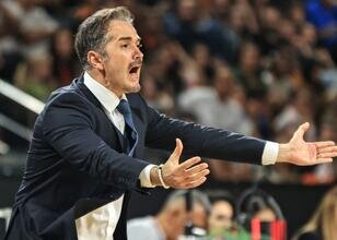 Fenerbahçe Tarfin Başantrenörü Ahmet Çakı: "Kupayla başlamak moral verdi!"