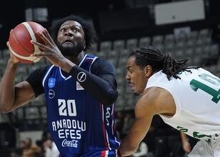 Anadolu Efes, 3 sayı farkla kaybetti