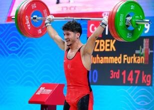Muhammed Furkan Özbek'ten 3 madalya!