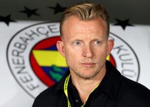 Dirk Kuyt: "Taraftarlarımız özür diliyoruz"
