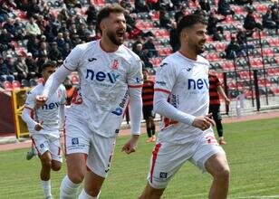 Balıkesirspor play-off kapısını araladı