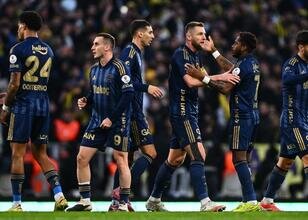 Fenerbahçe'de yıldız futbolcu kararını sosyal medyadan açıkladı!