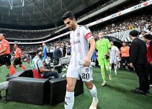 Beşiktaş'tan Necip Uysal için veda töreni