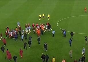 Maç sonu olay çıktı; Abdülkerim'e kırmızı kart!