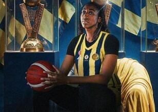 Fenerbahçe Kadın Basketbol Takımı, Holingsvorth'u duyurdu