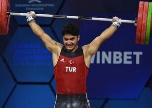 Muhammed Furkan Özbek'ten rekorla şampiyonluk