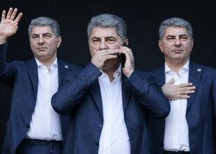 Hakan Safi'den oy vermeyenlere gönderme