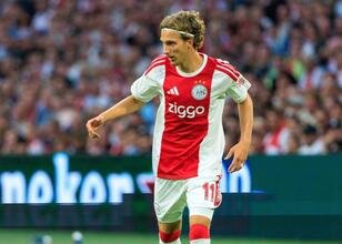 Ajax'tan Mika Godst için 45 milyon euro'ya ret