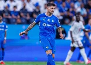 Al Taawoun–Al Hilal maçında Ruben Neves'e Diogo Jota tezahüratları