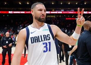 Mavericks, geleceği belirsizliğini koruyan Klay Thompson ile temas halinde