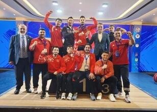Genç milli halterciler'den 2 madalya