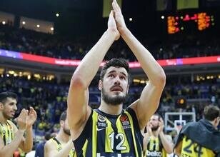 Fenerbahçe efsanesi parkeye veda etti: Nikola Kalinic