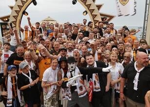 Acun Ilıcalı, Hull City taraftarlarıyla Antalya'da