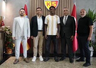 Kayserispor'da tarihi gün! 15 transfer birden!