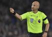 Roma taraftarlar hakem Anthony Taylor'a saldrd