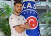 Gkhan Gl resmen Al Akhoud'da!