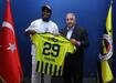 Emenike'den Fenerbah�e'ye ziyaret: 'Biz b�y�k bir aileyiz'
