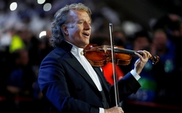UEFA Şampiyonlar Ligi'nde müthiş şov: Andre Rieu!