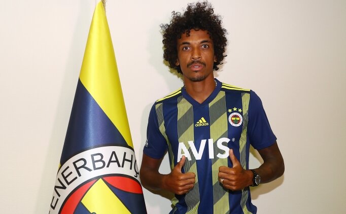 ARTIK RESMEN FENERBAH�E'DE