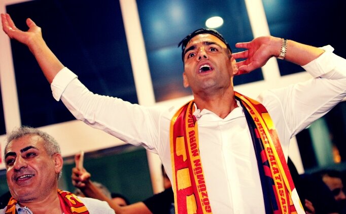 D�NYAYI SALLAYACAK T�REN