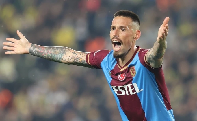 FUTBOLA VEDA KARARI ALDI!