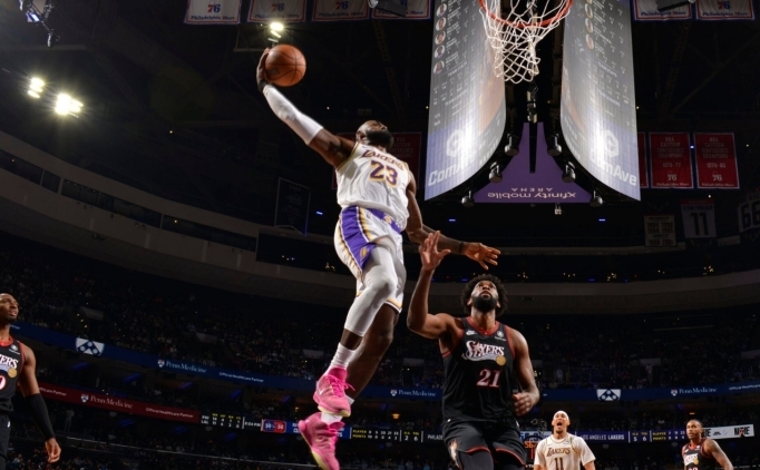 LeBron sezonun en iyi maçını oynadı, 76ers'a karşı galibiyet