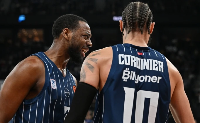 EFES GALİBİYETİ UNUTTU!