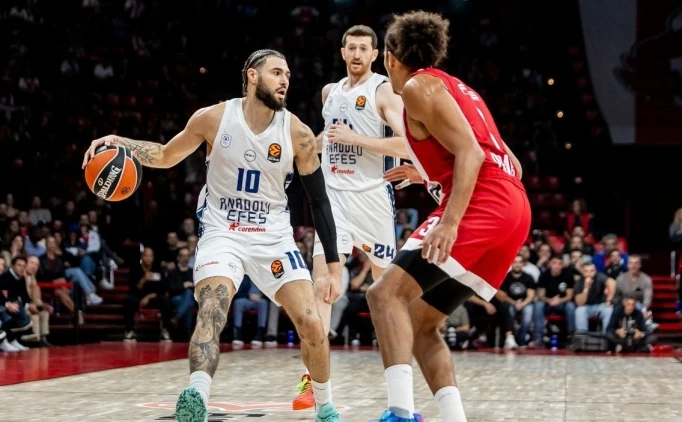 A.EFES, OLYMPIAKOS'U GET