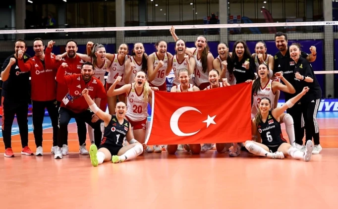 GENÇ SULTANLAR FİNALDE!