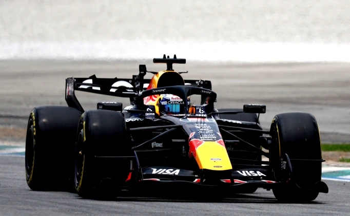 BU SEZON �LK: VERSTAPPEN