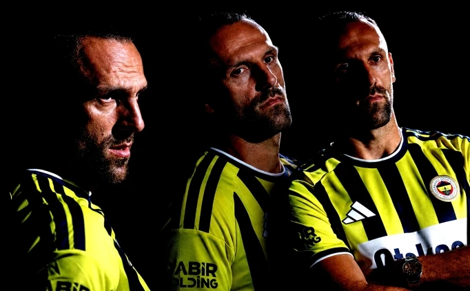 FENERBAHÇE'YE GERİ DÖNDÜ!