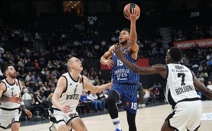 A. EFES, FARKLI GAL�P GELD�!