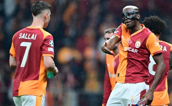 'RESMEN KEM�KLER�N� KIRDI'