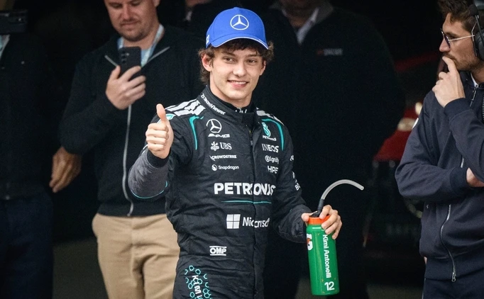 FORMULA 1'DE TAR�H� ZAFER!