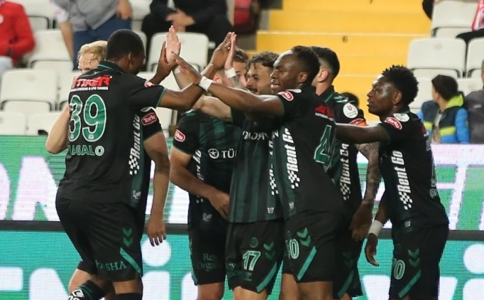 KONYA'DA Y�KSEL�� S�R�YOR!