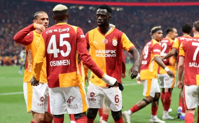 '�AMP�YONLU�U KUCAKLADI'