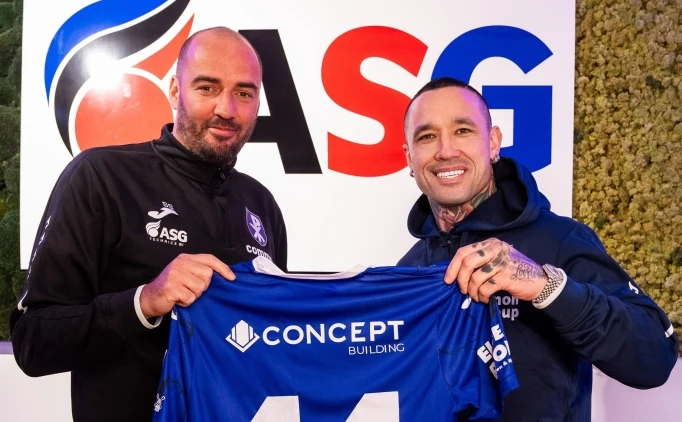 RESM�: 37 YA�INDA �MZA ATTI