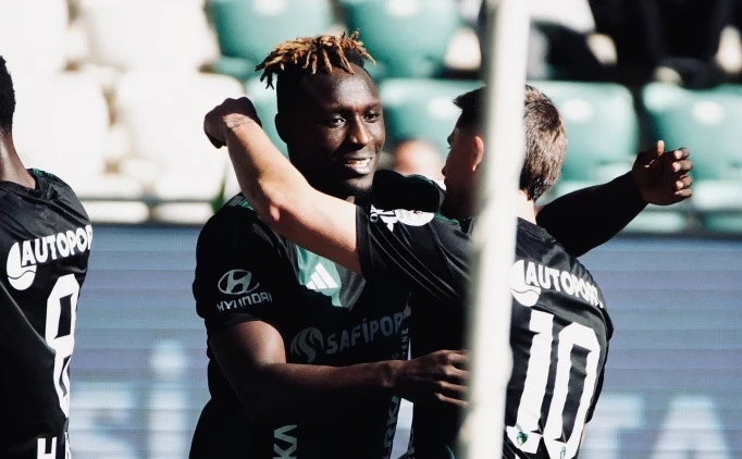 3 GOL, KIRMIZI KART VE 3 PUAN