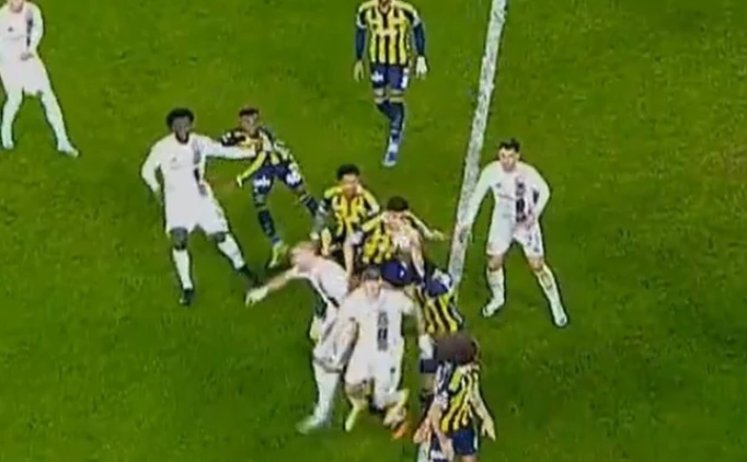 KADIK�Y'DE VAR VE PENALTI!