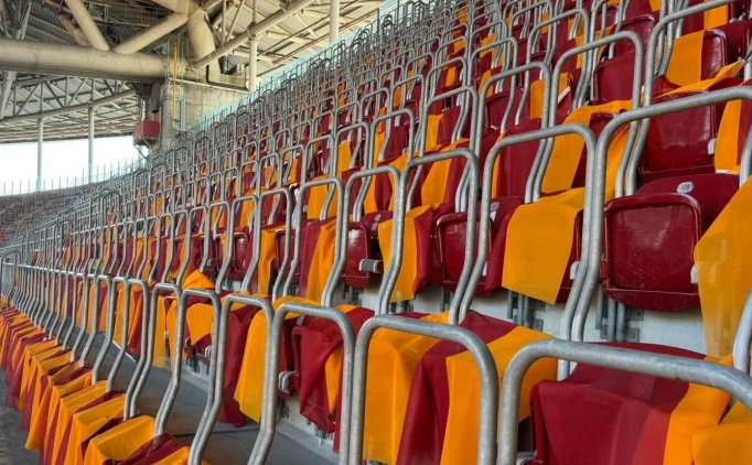 G.SARAY'DAN BAYRAK HAMLES�