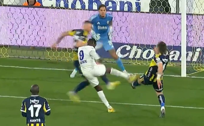 R�ZESPOR PENALTI BEKLED�!