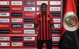  Fulham'dan transfer! Ba�kent'e Togolu isim