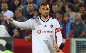 Be�ikta�l� futbolcular tepkiden b�yle ka�t�!