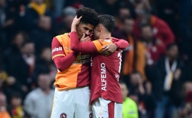 Galatasaray, zorlu periyotta y�k�lmad�
